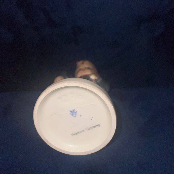 Hummel - “Chimney Sweep” Figurine - Picture 5 of 5